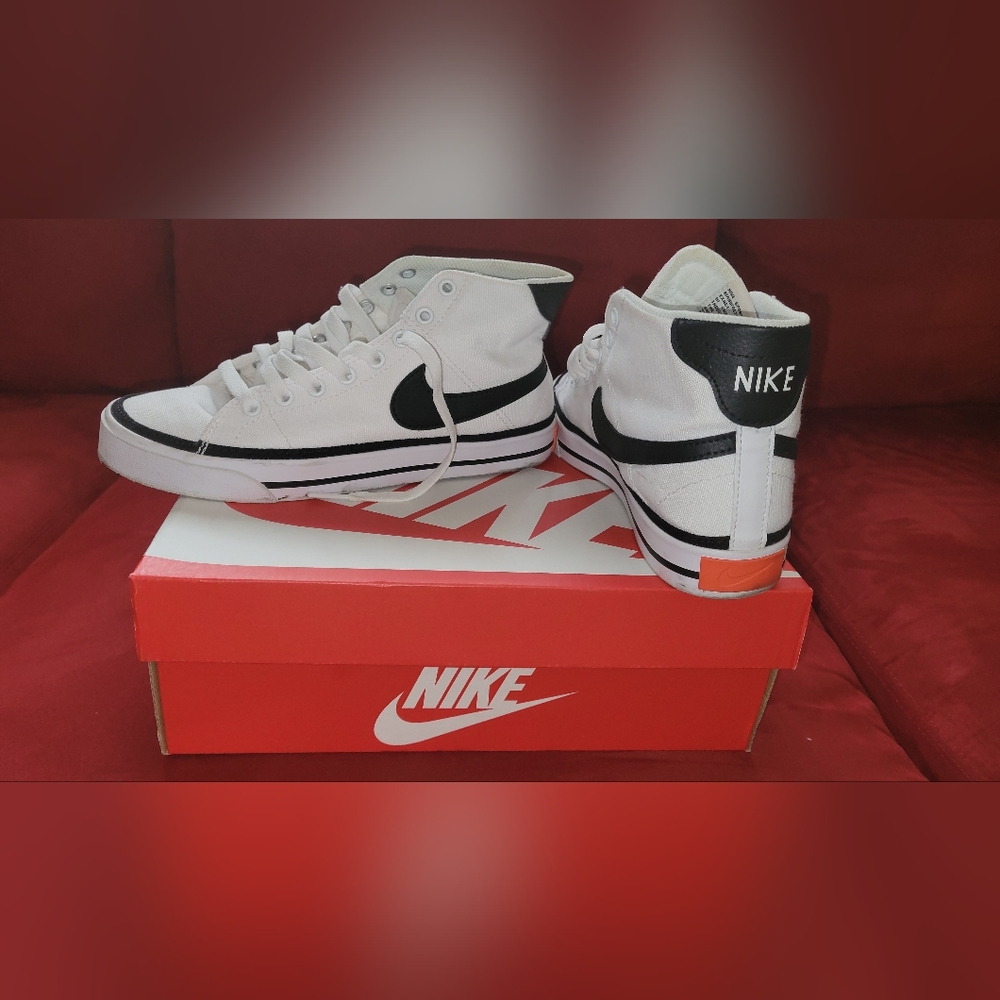 Nike Canvas Sneakers
